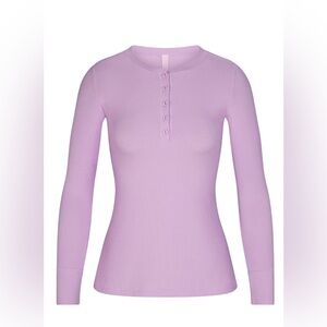 SKIMS SOFT LOUNGE LONG SLEEVE HENLEY Limited Edition Sugar Plum Size XS